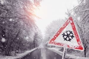How to Share the Road with Trucks During Winter